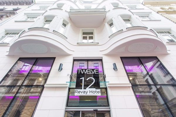 12 Revay Hotel — Property