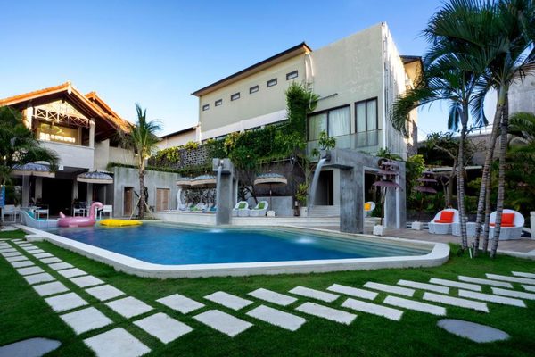 18 Suite Villa Kuta — Property