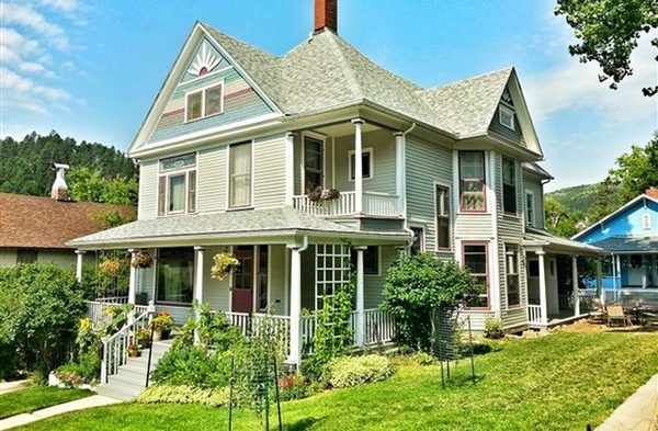 1899 Inn — Property