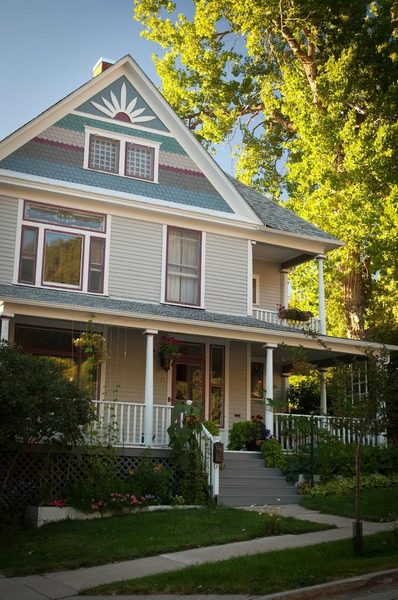 1899 Inn — Property