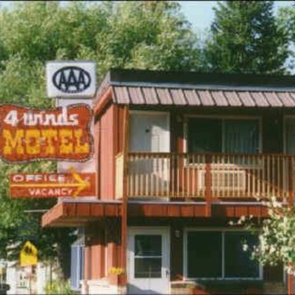4 Winds Motel — Property