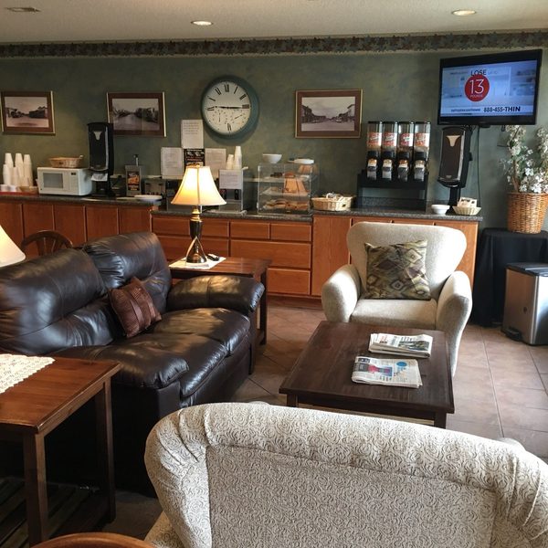 40 Club Inn — Property