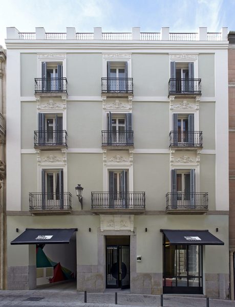 8 Rooms Madrid — Property