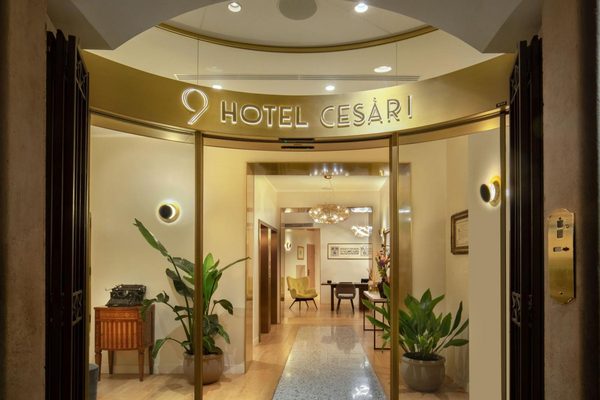 9Hotel Cesari — Property