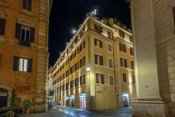 9Hotel Cesari — Property