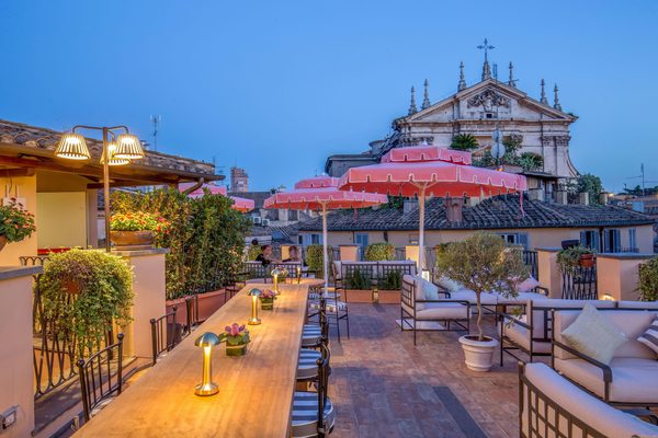9Hotel Cesari — Property