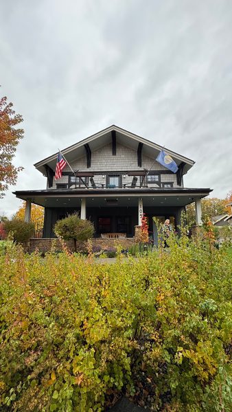 A Stone s Throw Bed Breakfast — Property