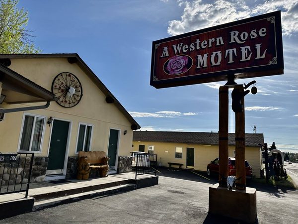 A Western Rose Motel — Property