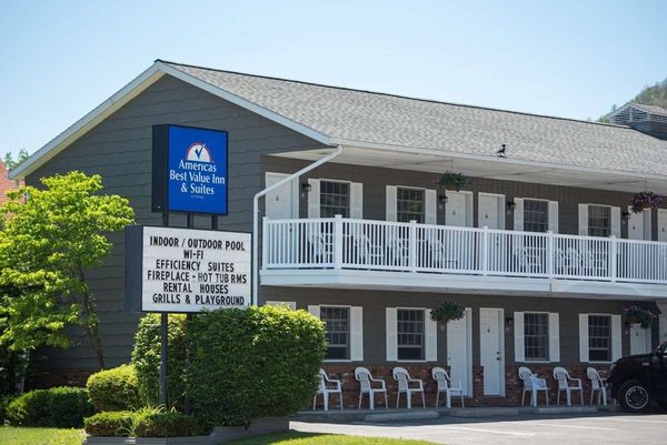 Adirondack Retreat Inn Suites — Property