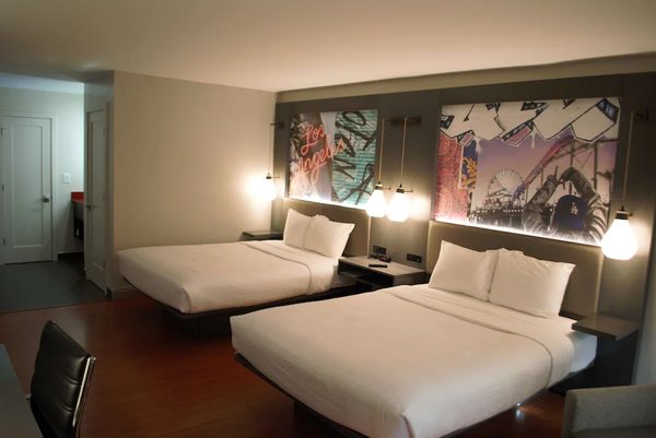 Aiden Los Angeles Downtown Dragon Gate Inn Los Angeles California — Property