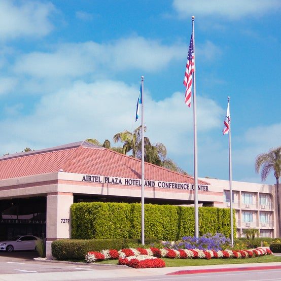 Airtel Plaza Hotel Los Angeles California — Property