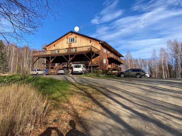 Alaska Grizzly Lodge B B — Property