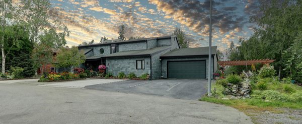 Alaska House Of Jade Bed And Breakfast — Property