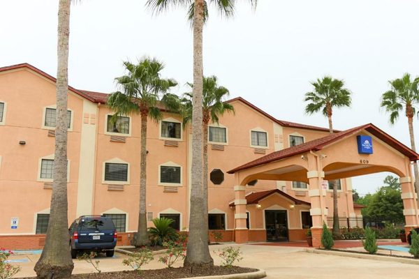 Americas Best Value Inn Houston at FM 1960 I 45 — Property
