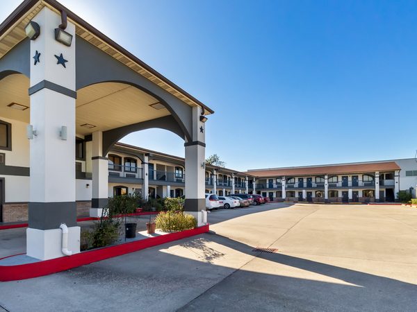 Americas Best Value Inn Houston Heights at I 45 — Property