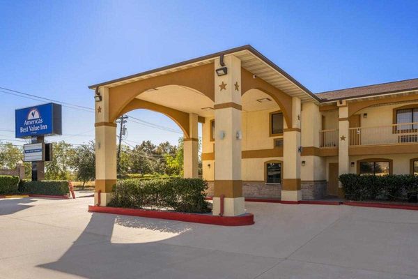 Americas Best Value Inn I 45 North Houston — Property
