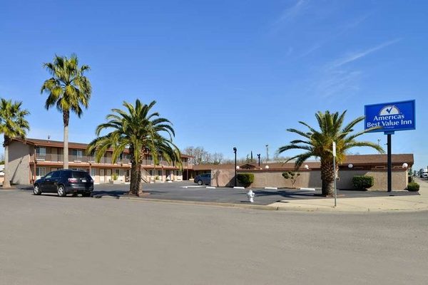Americas Best Value Inn Los Banos — Property