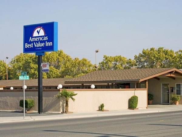 Americas Best Value Inn Los Banos — Property