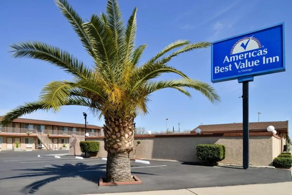 Americas Best Value Inn Los Banos — Property