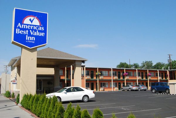 Americas Best Value Inn Louisville — Property