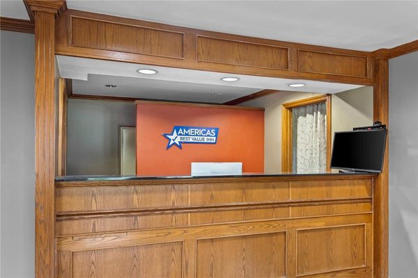 Americas Best Value Inn Louisville — Property