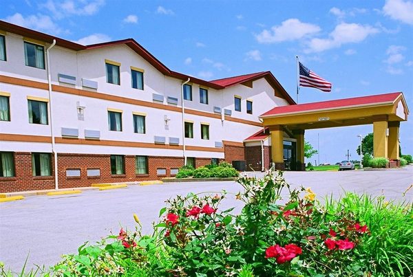 Americas Best Value Inn St Louis South — Property