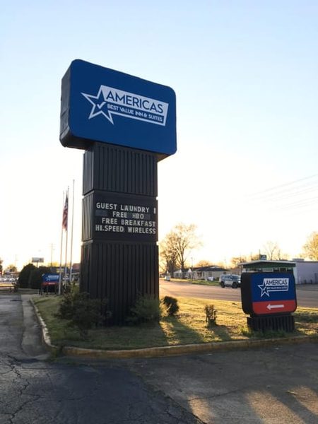 Americas Best Value Inn Suites Clarksdale Clarksdale Mississippi — Property