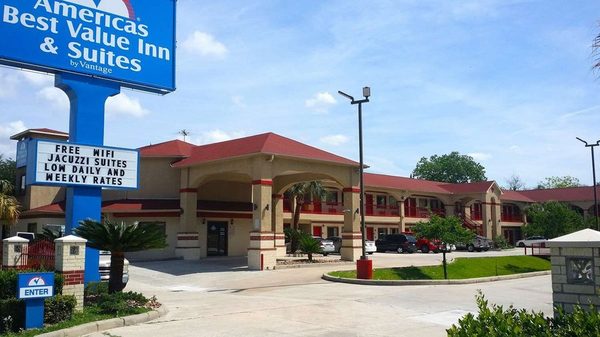 Americas Best Value Inn Suites Houston at Hwy 6 — Property