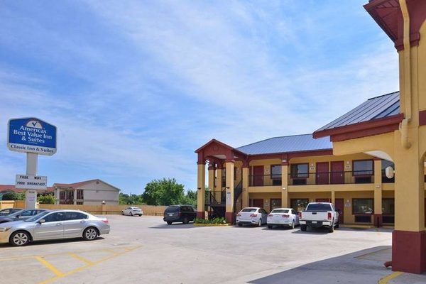 Americas Best Value Inn Suites Houston Downtown — Property