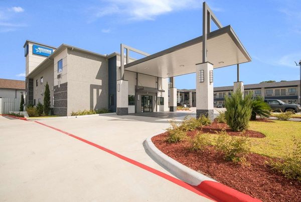 Americas Best Value Inn Suites Houston Downtown — Property