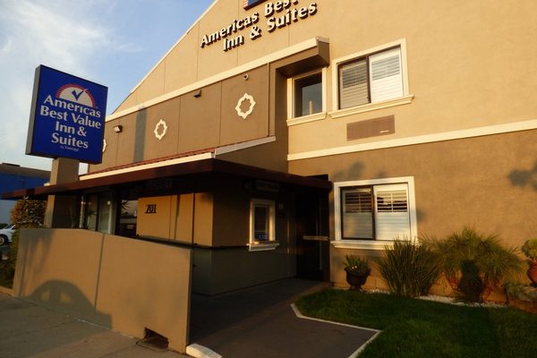 Americas Best Value Inn Suites SOMA — Property