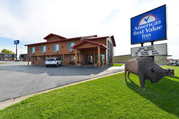 Americas Best Value Inn Wall — Property