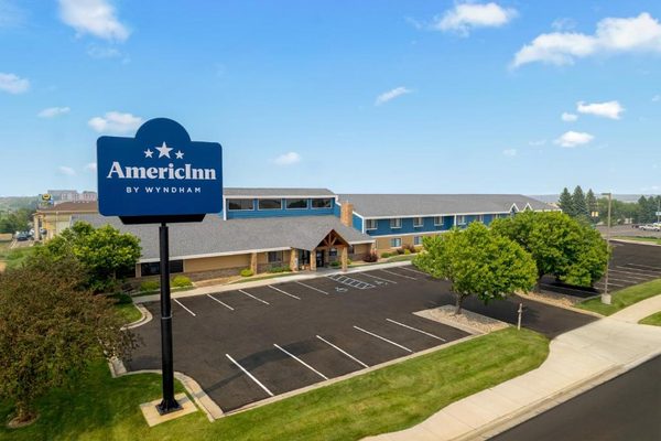 AmericInn by Wyndham Bismarck — Property