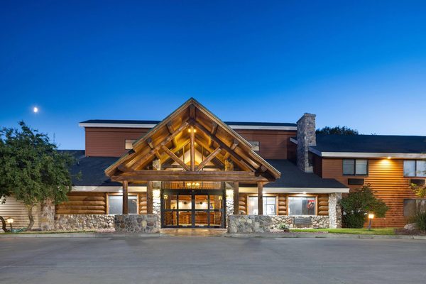 AmericInn by Wyndham Chamberlain Conference Center — Property