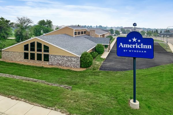 AmericInn by Wyndham Dickinson — Property