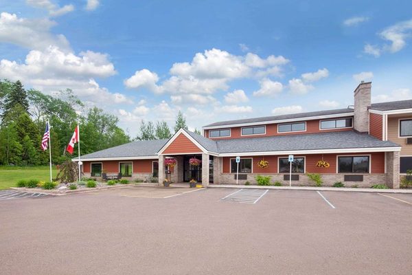 AmericInn by Wyndham Ironwood — Property