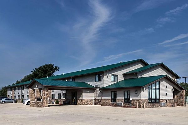 AmericInn by Wyndham Kewanee Kewanee Illinois — Property