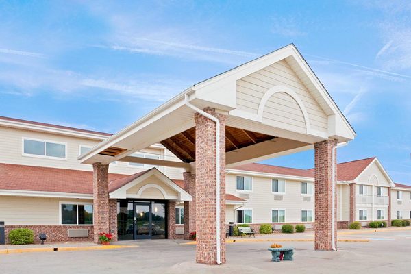 AmericInn by Wyndham Madison SD — Property