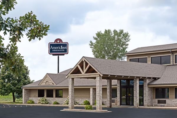 AmericInn by Wyndham Tomah — Property