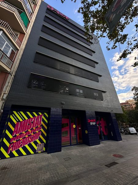 Amistat City Hostel Barcelona Barcelona Catalonia — Property