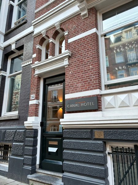 Amsterdam Canal Hotel — Property