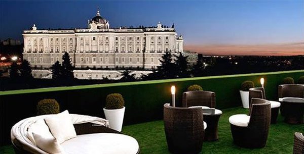 ApartoSuites Jardines de Sabatini Madrid — Property