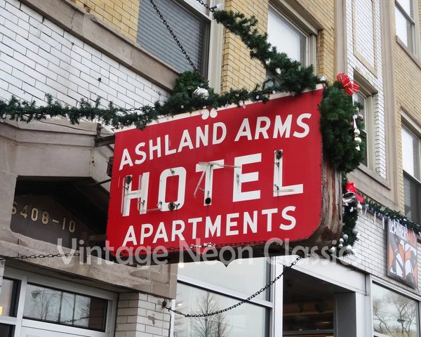 Ashland Arms Guest House Chicago Illinois — Property