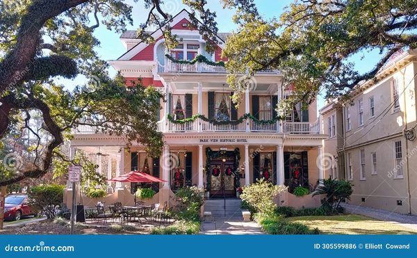 Audubon Park House Bed Breakfast — Property