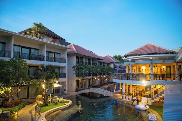 Away Bali Legian Camakila — Property