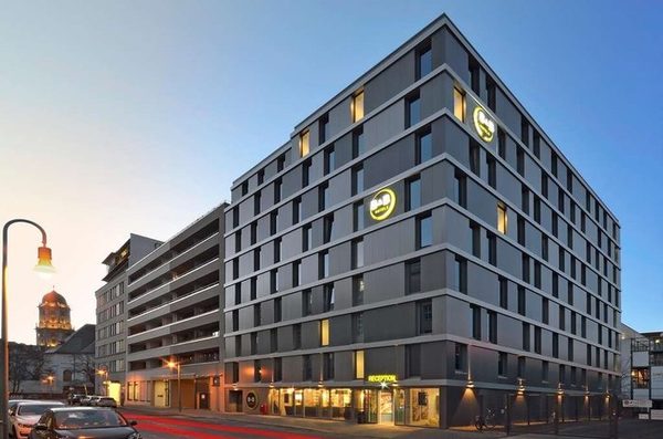 B B Hotel Berlin Alexanderplatz — Property