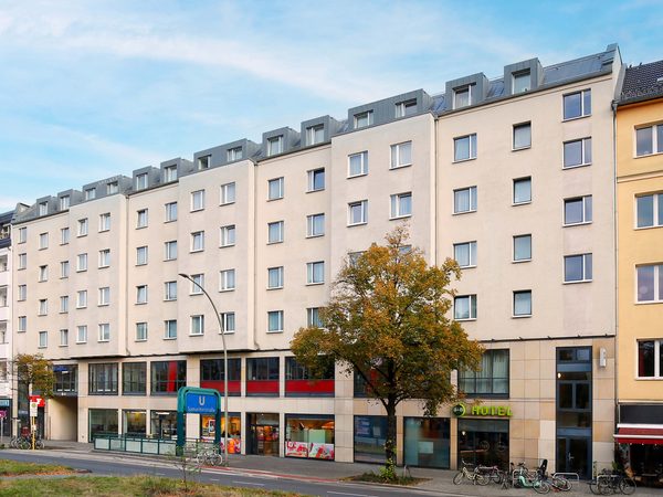 B b Hotel Berlin City ost — Property