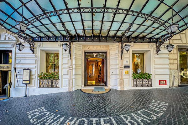 Baglioni Hotel Regina — Property