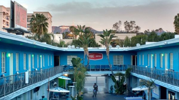 Banana Bungalow Hollywood Hotel Hostel Los Angeles California — Property