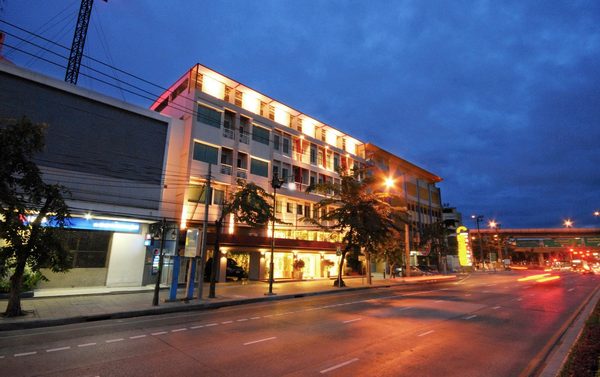 Bangkok Loft Inn — Property